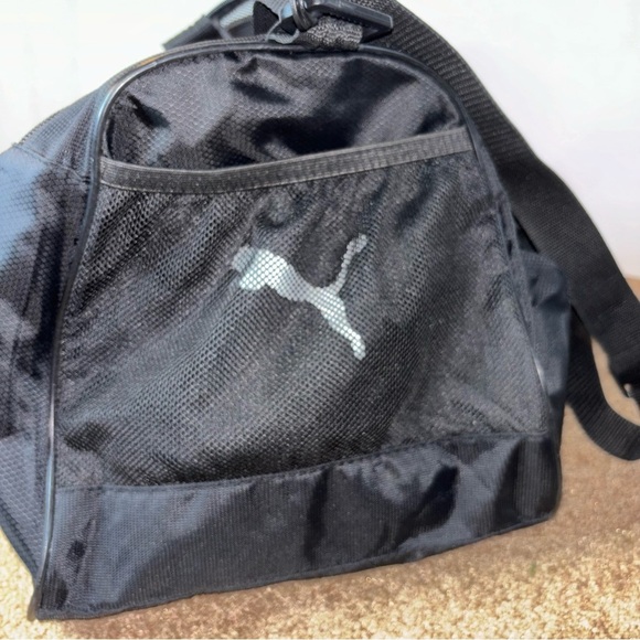 PUMA Black Duffle Travel Bag UNISEX - Picture 5 of 8